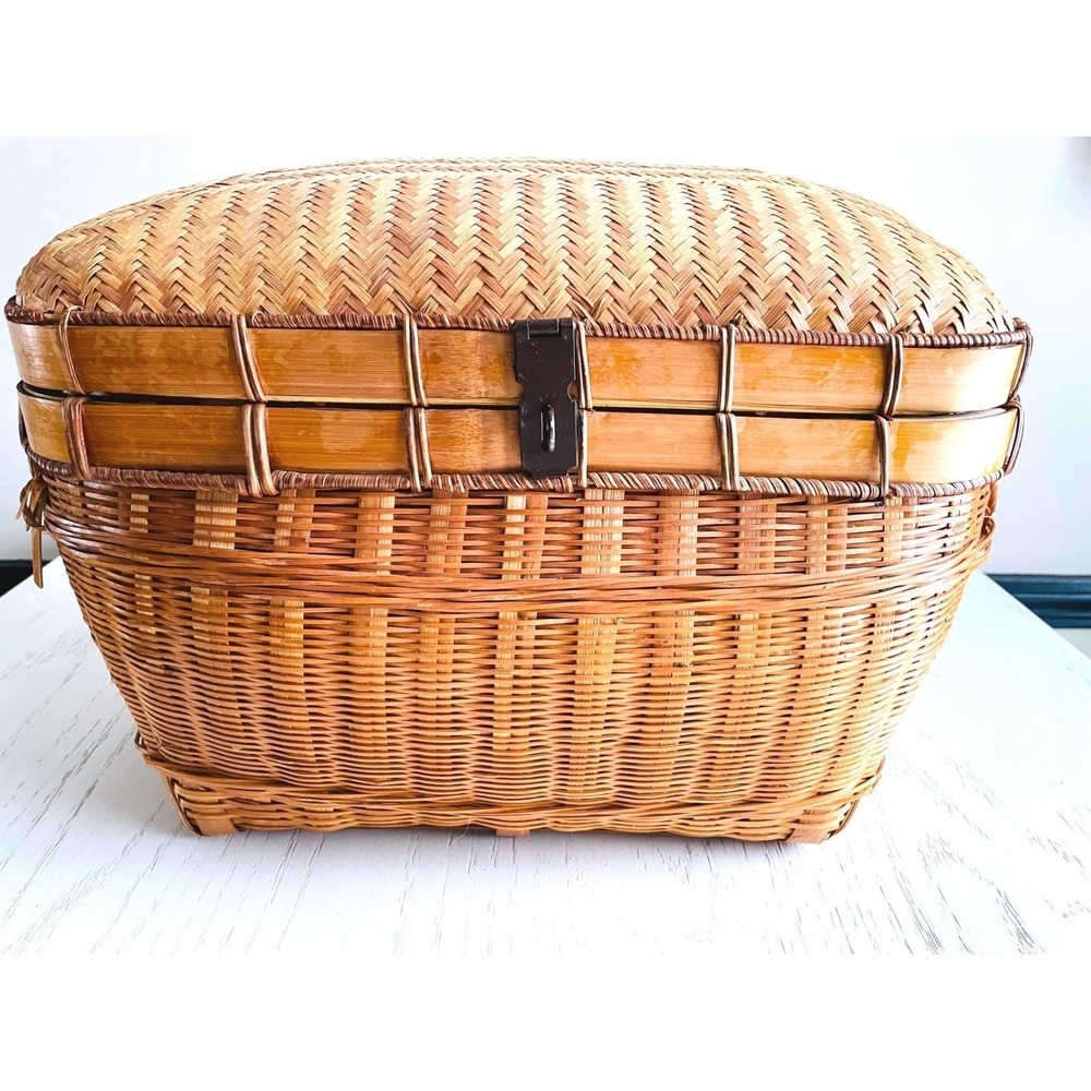 Vtg Chinese Japanese Herringbone Weave‎ Bamboo & Rattan Lidded Basket Trunk Boho